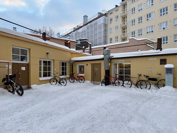 Tampereen Pyöräpajan julkisivu Kuva Tampereen Pyöräpajan julkisivusta.